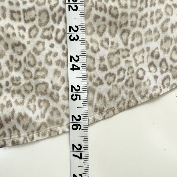 Chico’s Size 2 US 12/14 No Iron Leopard Print Pocket Detail Shirt Beige Classic - Picture 8 of 8